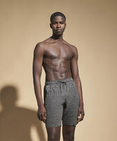 Solid Unisex-Bermudashorts aus Leinenjersey Heather anthracite Vorderseite getragene Ansicht