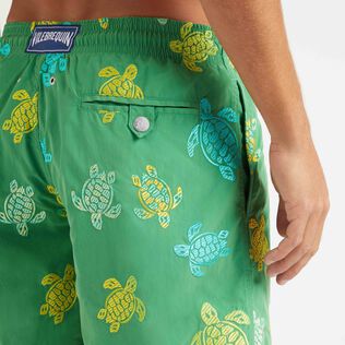 Maillot de bain homme brodé Tortue Multicolore Jungle vue de détail 2