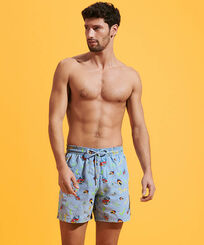 Bañador con bordado Naive Fish para hombre - Edición limitada Divine vista frontal desgastada