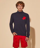 Pull col roulé en coton et cachemire homme Tortue Bleu vue portée de face