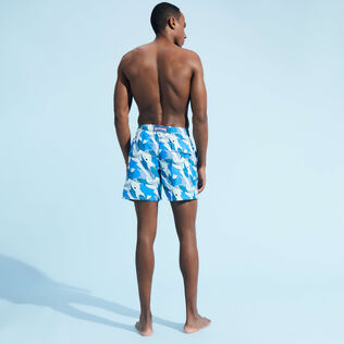 Bañador con estampado Shark All Around para hombre Thalassa vista trasera desgastada