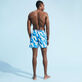 Bañador con estampado Shark All Around para hombre Thalassa vista trasera desgastada