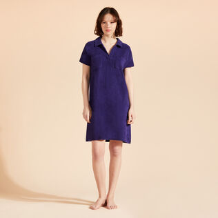 Vestido tipo polo en felpa de color liso para mujer Midnight vista frontal desgastada