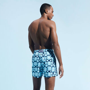 Bañador elástico con estampado Poulpes Neon para hombre Azul marino vista trasera desgastada