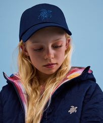 Solid Kappe für Kinder Marineblau Vorderseite getragene Ansicht