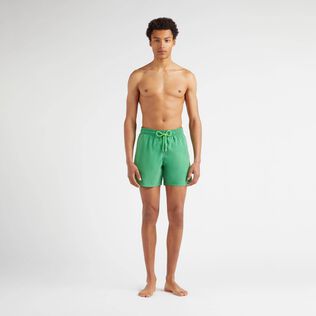 男士纯色游泳短裤 Chive 正面穿戴视图