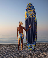 Inflatable Stand-up 10’6” Paddleboard - Vilebrequin x Beau lake Unique 正面穿戴视图