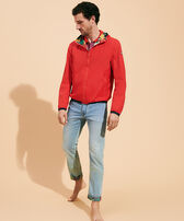 Jeans uomo a 5 tasche in cotone Marché Provencal Light denim w3 vista frontale indossata