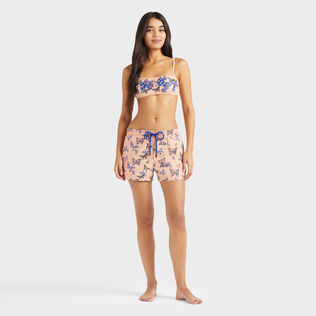 Pantalón corto de baño con bordado Disco Butterfly para mujer Blush vista frontal desgastada
