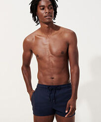 Bañador con estampado Woolen Micro Carreaux para hombre - Vilebrequin x The Woolmark Company Azul marino vista frontal desgastada