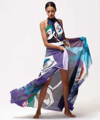 Pareo donna in voile di cotone Envoûtement - Vilebrequin x Deux Femmes Noires Purple blue vista frontale indossata