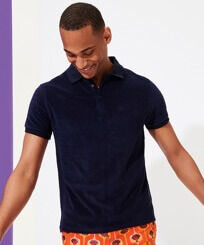 Polo en tejido terry liso para hombre Azul marino vista frontal desgastada