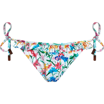 Braguita de bikini de corte brasileño con volantes y estampado Happy Flowers para mujer Blanco vista frontal