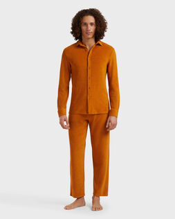 Men Terry Lightweight Shirt Solid Caramel vista frontal desgastada
