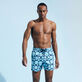 Bañador elástico con estampado Poulpes Neon para hombre Azul marino vista frontal desgastada