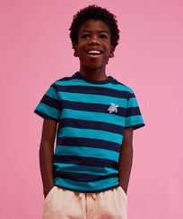 Boys Cotton Round-Neckline T-shirt Navy Stripes Tropezian green Vorderseite getragene Ansicht