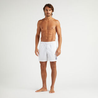 Pantaloncini mare uomo - Vilebrequin x Ines de la Fressange Bianco vista frontale indossata