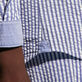 Camicia uomo a righe in seersucker Blu jeans dettagli vista 2