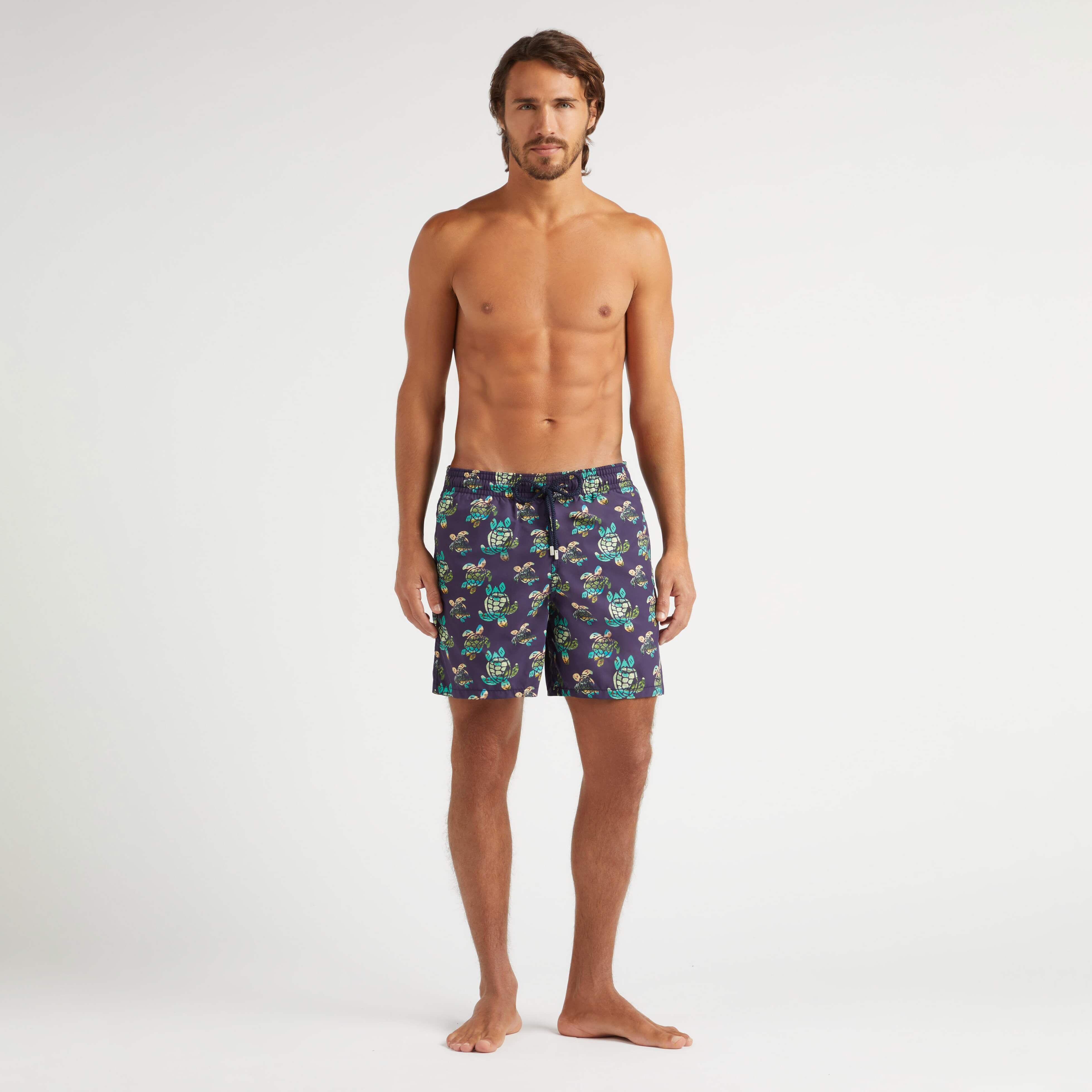 ザリアルマッコイズ　SWIM TRUNKS Men Swim Trunks Landscape Turtles | Vilebrequin