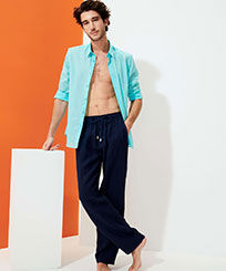 Pantalón de lino liso para hombre Azul marino vista frontal desgastada
