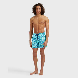Pantaloncini mare uomo Whales Celadon vista frontale indossata