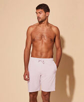 Solid Unisex-Bermudashorts aus Frottee Hydrangea Vorderseite getragene Ansicht