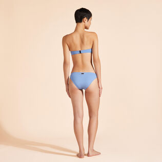 Top bikini donna a fascia tinta unita Blu jeans vista indossata posteriore