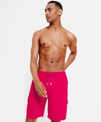 Einfarbige Leinen-Bermudashorts mit Cargotaschen für Herren Burgunderrot Vorderseite getragene Ansicht