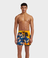 Men Swim Shorts Hawain Mix - VBQ x Palm Angels Corn 正面穿戴视图