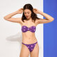 Braguita de bikini de corte tanga con estampado Hypno Shell para mujer Azul marino vista frontal desgastada