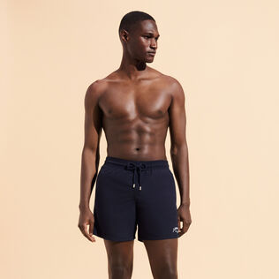Men Swimwear Embroidered Logo - Vilebrequin x La Samanna Azul marino vista frontal desgastada