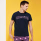 Camiseta de algodón con estampado Hypno Shell para hombre Azul marino vista frontal desgastada