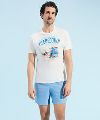 T-shirt uomo in cotone Malibu Lifeguard Off white vista frontale indossata