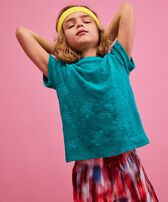 Camiseta de felpa con cuello redondo y estampado Rondes des Tortues para niños Tropezian green vista frontal desgastada