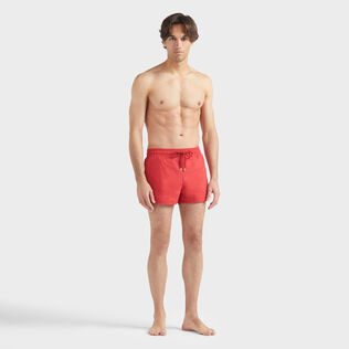 Kurze Jacquard Turtles Badeshorts für Herren Lipstick Vorderseite getragene Ansicht
