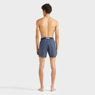 Figurbetonte Micro Carreaux Woll-Badeshorts für Herren Marrakech Rückansicht getragen