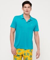Polo Tencel™ de color liso para hombre Ming blue vista frontal desgastada