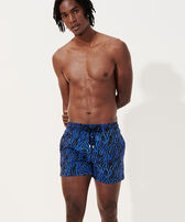 Bañador elástico con estampado Vilebrequin x Hunt Slonem Gershwin para hombre Azul marino vista frontal desgastada