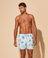 Men Swim Shorts Embroidered Tortue Multicolore - Limited Edition Thalassa vista frontal desgastada