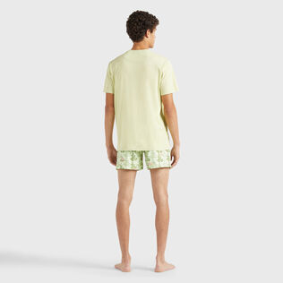 Camiseta de algodón orgánico de color liso natural para hombre Macaroon vista trasera desgastada