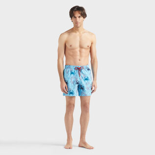 Crab Balloons Badeshorts mit Stickerei für Herren Blue topaz Vorderseite getragene Ansicht