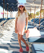 Vestido tipo polo de lyocell y algodón con estampado tie-dye para niña Peony vista frontal desgastada