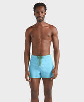 Bañador de lino de color liso para hombre Blue topaz vista frontal desgastada