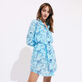 Vestido camisero de gasa de algodón con estampado Flowers Tie & Dye para mujer Azul marino vista frontal desgastada