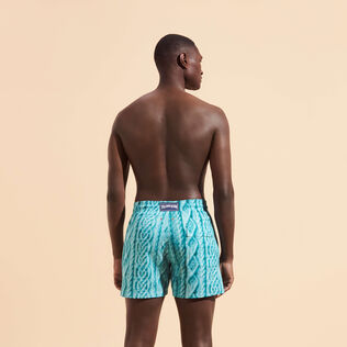 Aran Knit Stretch-Badeshorts für Herren Thalassa Rückansicht getragen