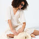 Conjunto de estilo hippie-chic para mujer  vista frontal