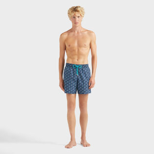 Pantaloncini mare uomo Micro Ronde Des Tortues Rainbow Peacock vista frontale indossata