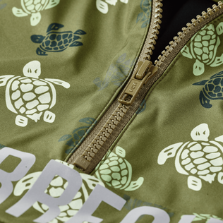 Giacca a vento bambino con cappuccio Ronde des Tortues Camo Cachi dettagli vista 1
