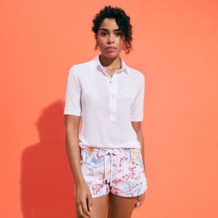 Solid Polohemd für Damen Weiss Vorderseite getragene Ansicht