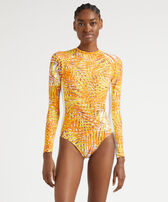 Camiseta de baño con protección UV y estampado Palm Leaves de una sola pieza para mujer Mango vista frontal desgastada